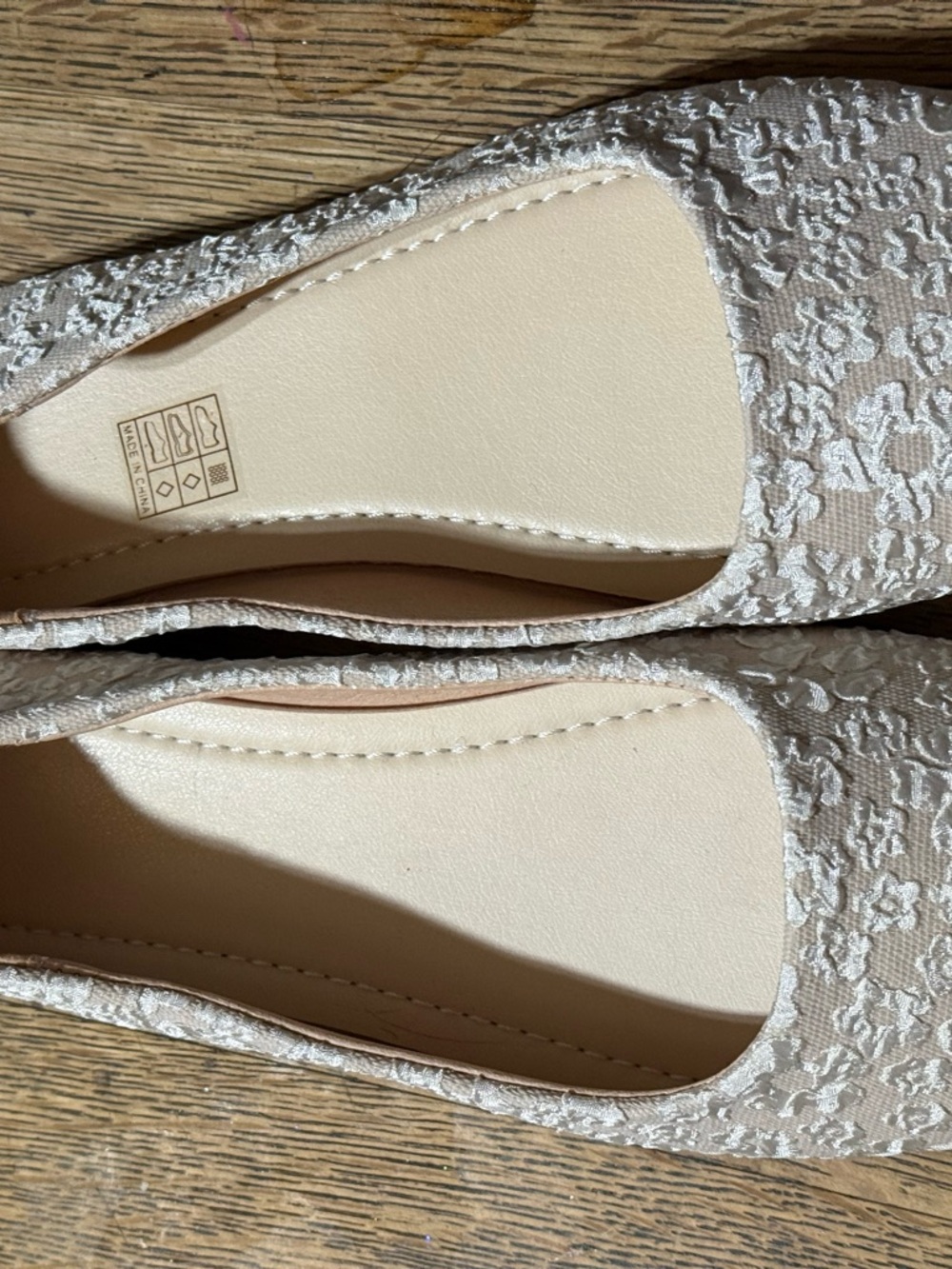 Women's Lace Ballet Flats in Ivory by